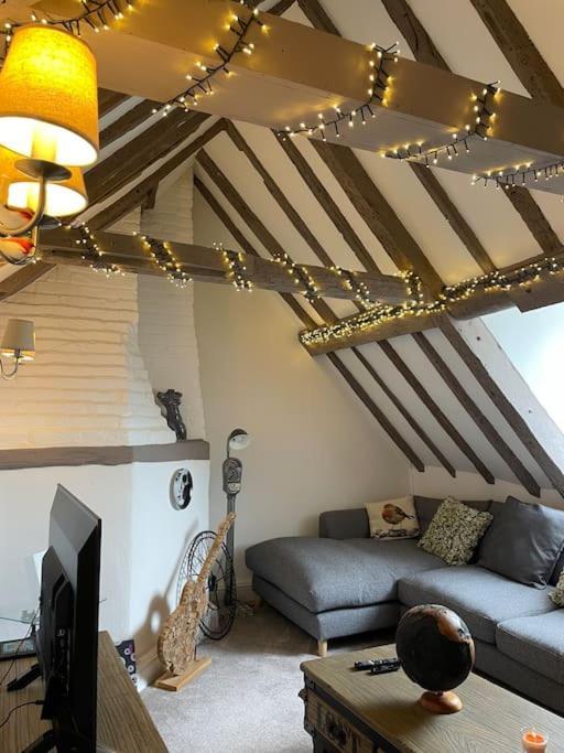 Beautiful 1600'S Loft Apartment. Ware Luaran gambar
